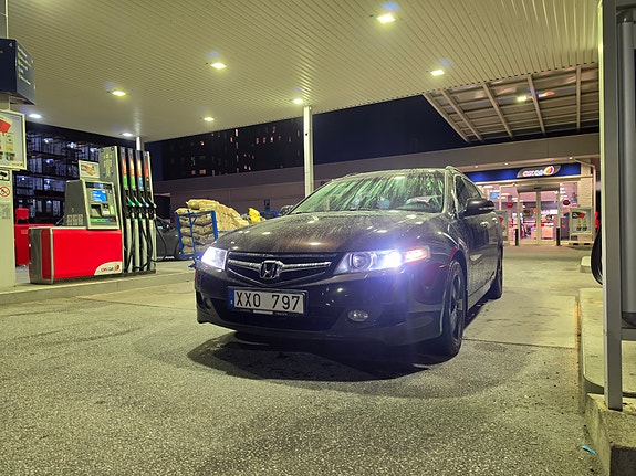Honda Accord 4 of 6