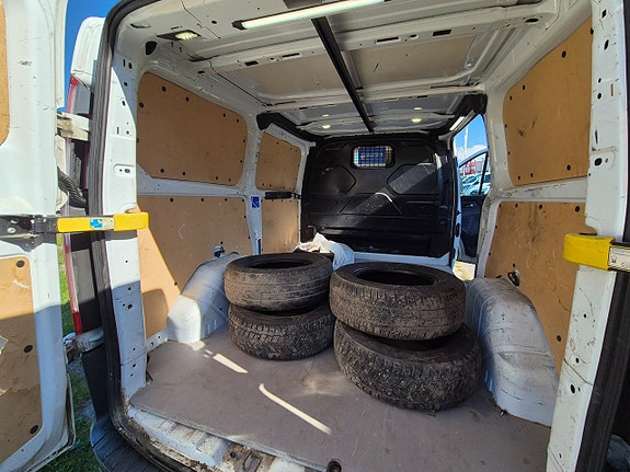 Ford Transit Custom 9 of 10