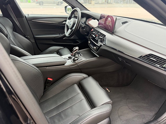 BMW M5 11 of 26