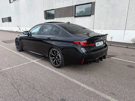 BMW M5 3 of 26