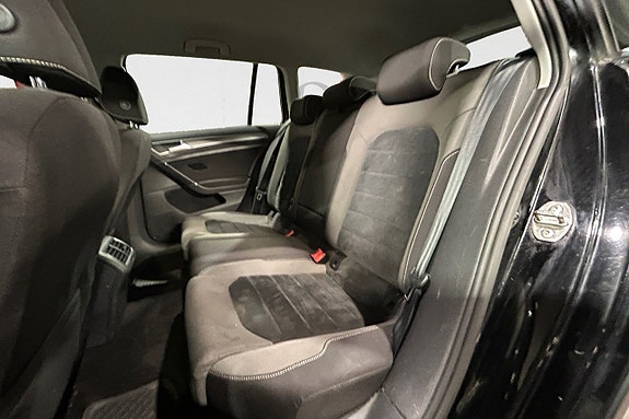 Volkswagen Golf Alltrack 14 of 17