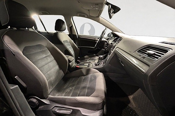 Volkswagen Golf Alltrack 15 of 17