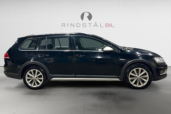 Volkswagen Golf Alltrack 8 of 17