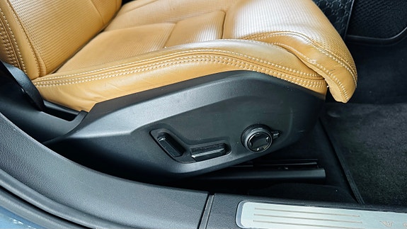 Volvo S90 24 of 30