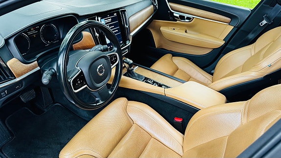 Volvo S90 19 of 30
