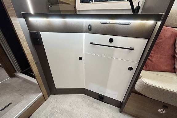 Benimar TESSORO 468 Face-To-Face LÅNGBÄDDAR 165hk AUTOMAT Taksäng 16 of 30