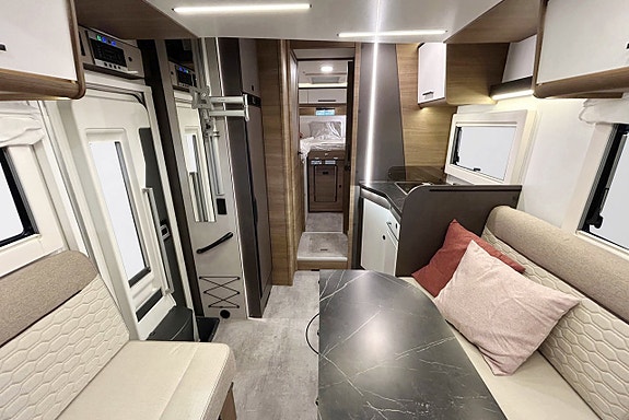 Benimar TESSORO 468 Face-To-Face LÅNGBÄDDAR 165hk AUTOMAT Taksäng 10 of 30