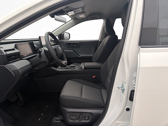 Toyota RAV4 9 of 27