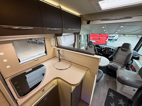 Chausson Exaltis 7018 EB (150HK Automat) Queensbed! Stort garage! 14 of 20