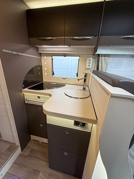 Chausson Exaltis 7018 EB (150HK Automat) Queensbed! Stort garage! 7 of 20