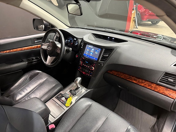 Subaru Outback 18 of 27