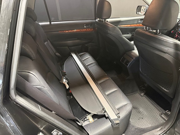 Subaru Outback 20 of 27