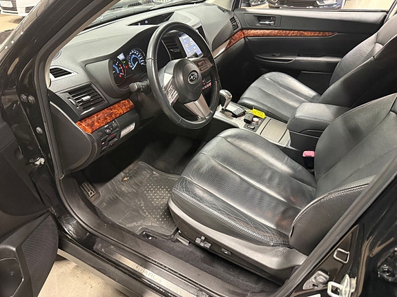 Subaru Outback 12 of 27