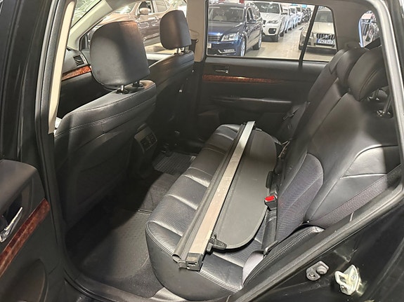 Subaru Outback 16 of 27