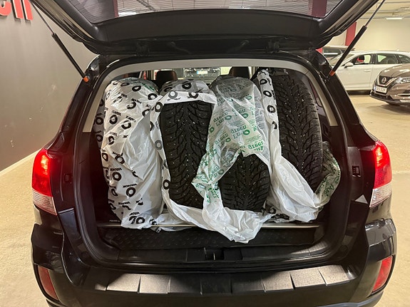Subaru Outback 10 of 27