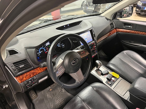 Subaru Outback 13 of 27