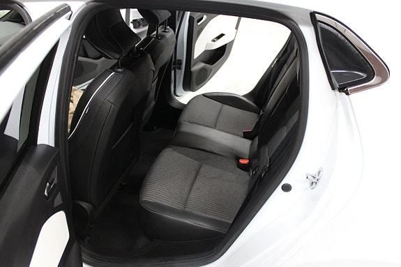 Renault Clio 12 of 20