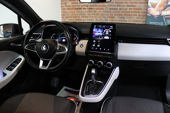 Renault Clio 18 of 20