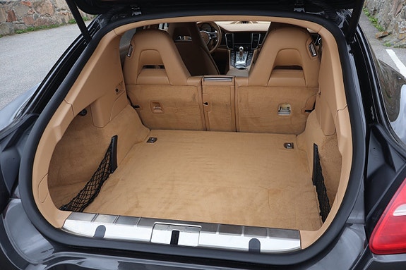Porsche Panamera 4S 16 of 22