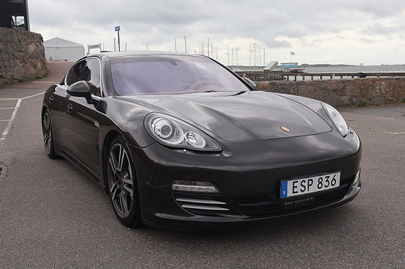 Porsche Panamera 4S 17 of 22