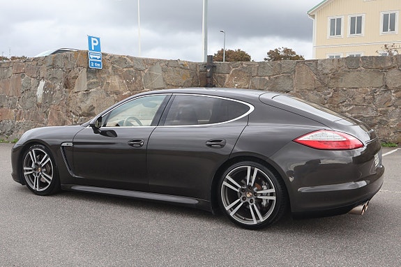 Porsche Panamera 4S 5 of 22
