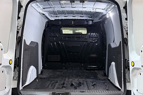 Ford Transit Connect 11 of 23