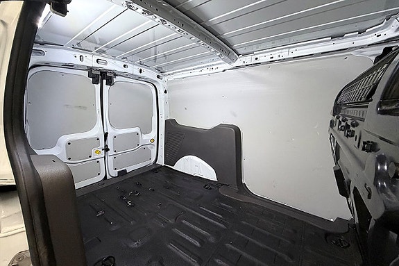 Ford Transit Connect 10 of 23