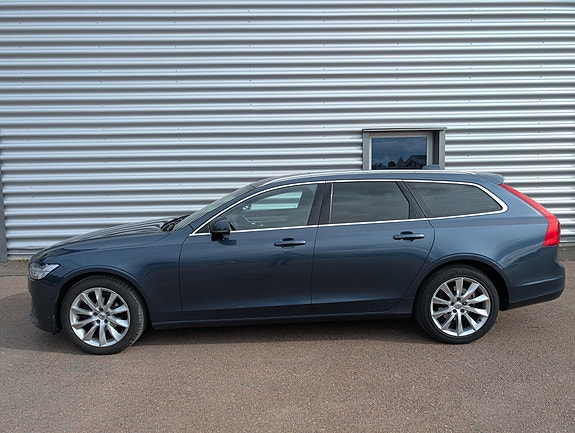 Volvo V90 2 of 9