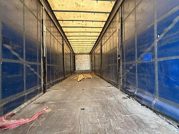 Schmitz Curtainsider Lifting  3104 7 of 13