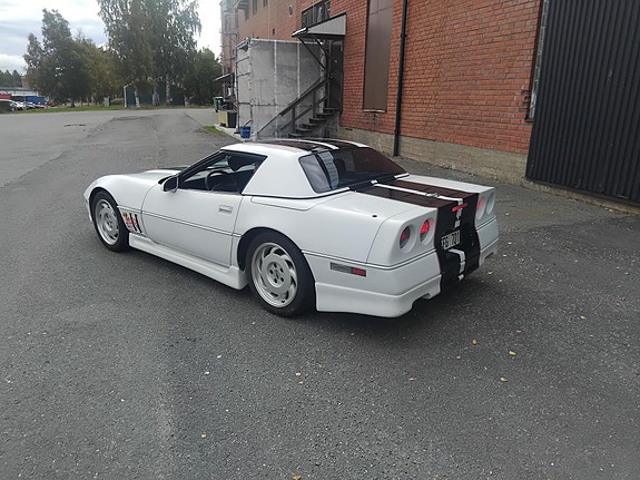 Chevrolet Corvette 7 of 7
