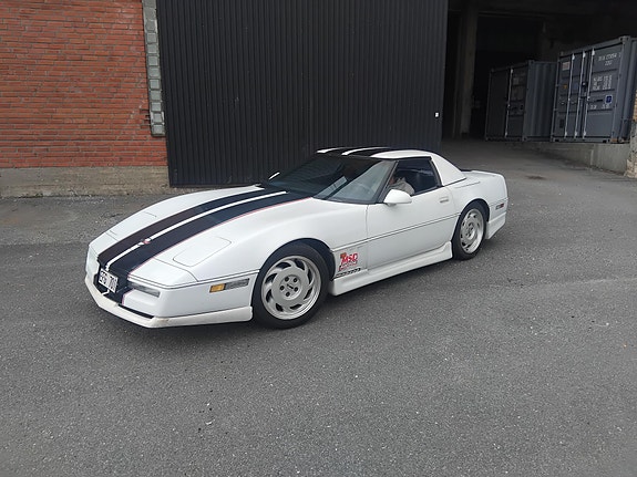 Chevrolet Corvette 5 of 7