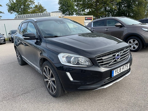Volvo XC60 2 of 5