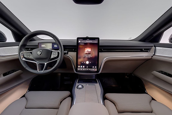 Volvo EX90 7 of 30