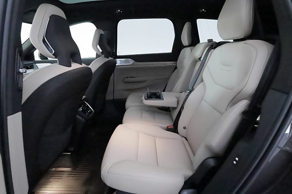 Volvo EX90 30 of 30