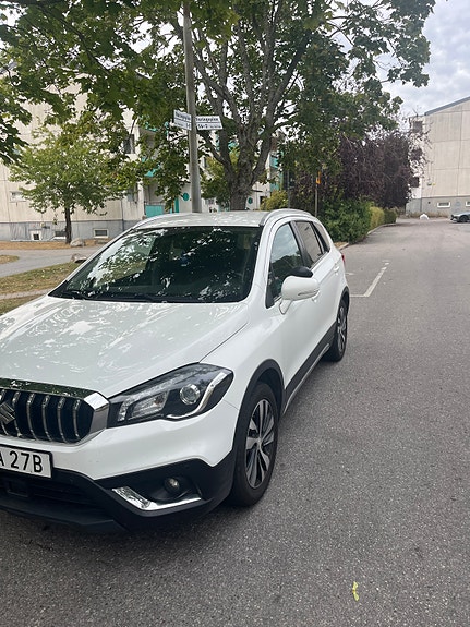 Suzuki SX4 S-Cross 2 of 4