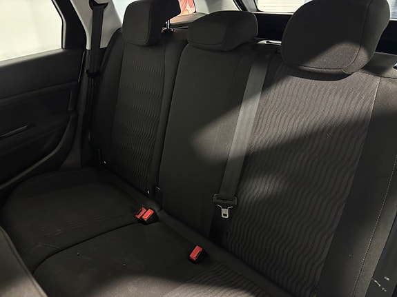 Peugeot 308 SW 13 of 26