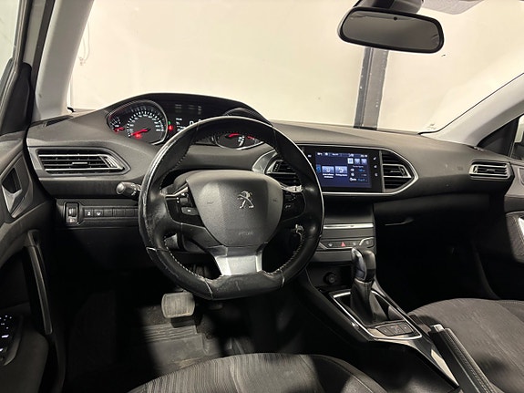 Peugeot 308 SW 15 of 26