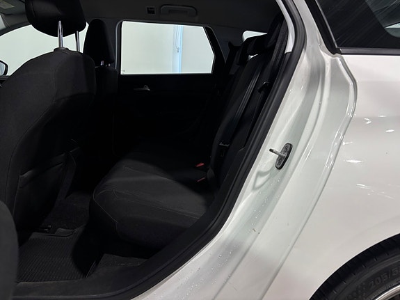 Peugeot 308 SW 12 of 26