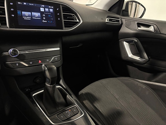 Peugeot 308 SW 22 of 26