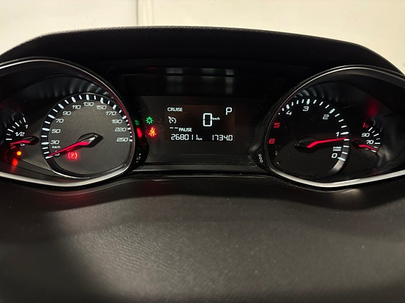 Peugeot 308 SW 21 of 26