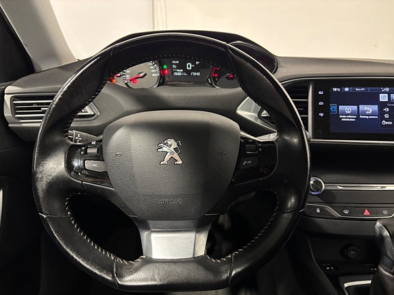 Peugeot 308 SW 16 of 26