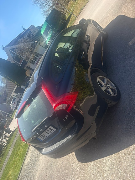 Volvo V60 3 of 4
