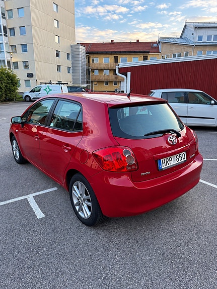 Toyota Auris 6 of 12