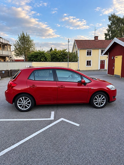 Toyota Auris 3 of 12