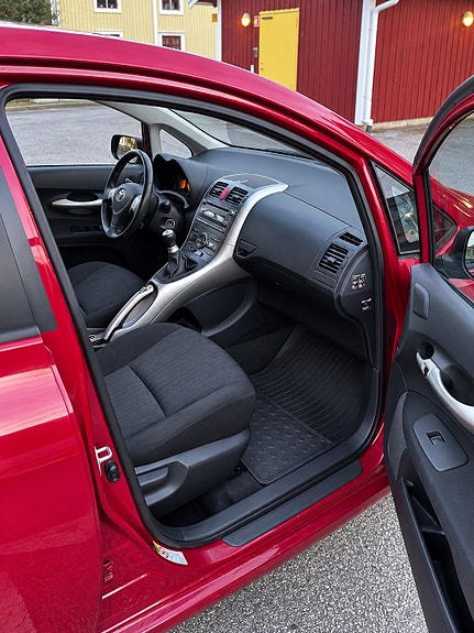 Toyota Auris 11 of 12