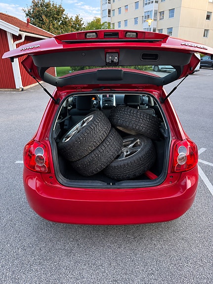 Toyota Auris 5 of 12