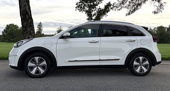 Kia Niro 2 of 27