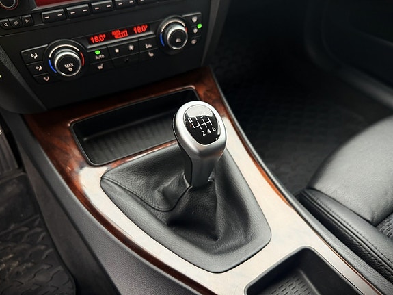 BMW 325i 16 of 20
