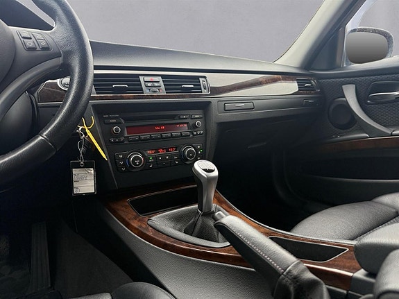 BMW 325i 15 of 20