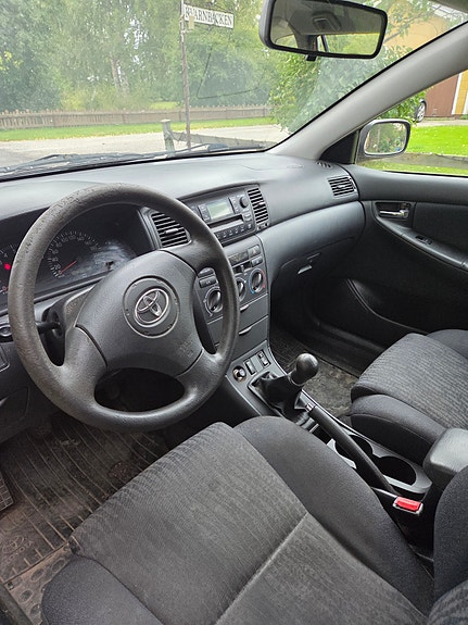 Toyota Corolla 6 of 7